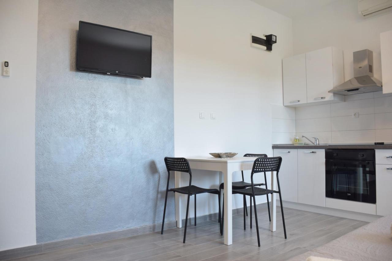 Studio apartman Gili Apartment Kastela Bagian luar foto