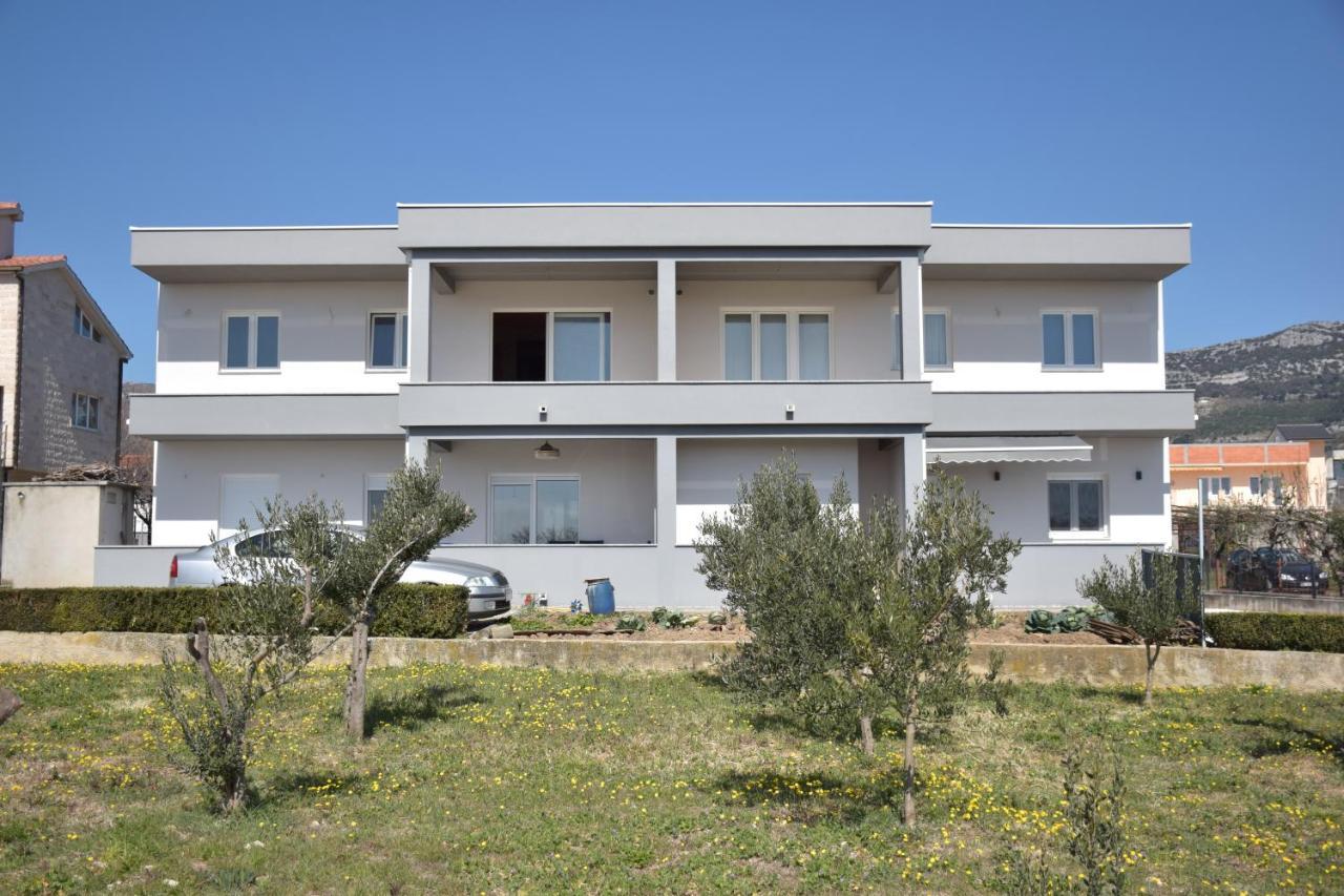 Studio apartman Gili Apartment Kastela Bagian luar foto